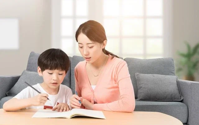 Không luyện kỹ năng nói khi dạy tiếng Anh cho bé 